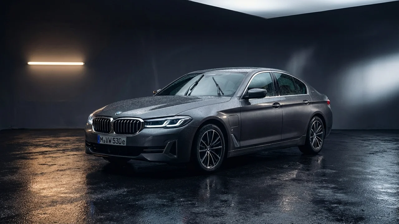 مساحات زجاج لسيارة BMW 530e xDrive — اشترِ شفرات بمقاس مخصص - 1